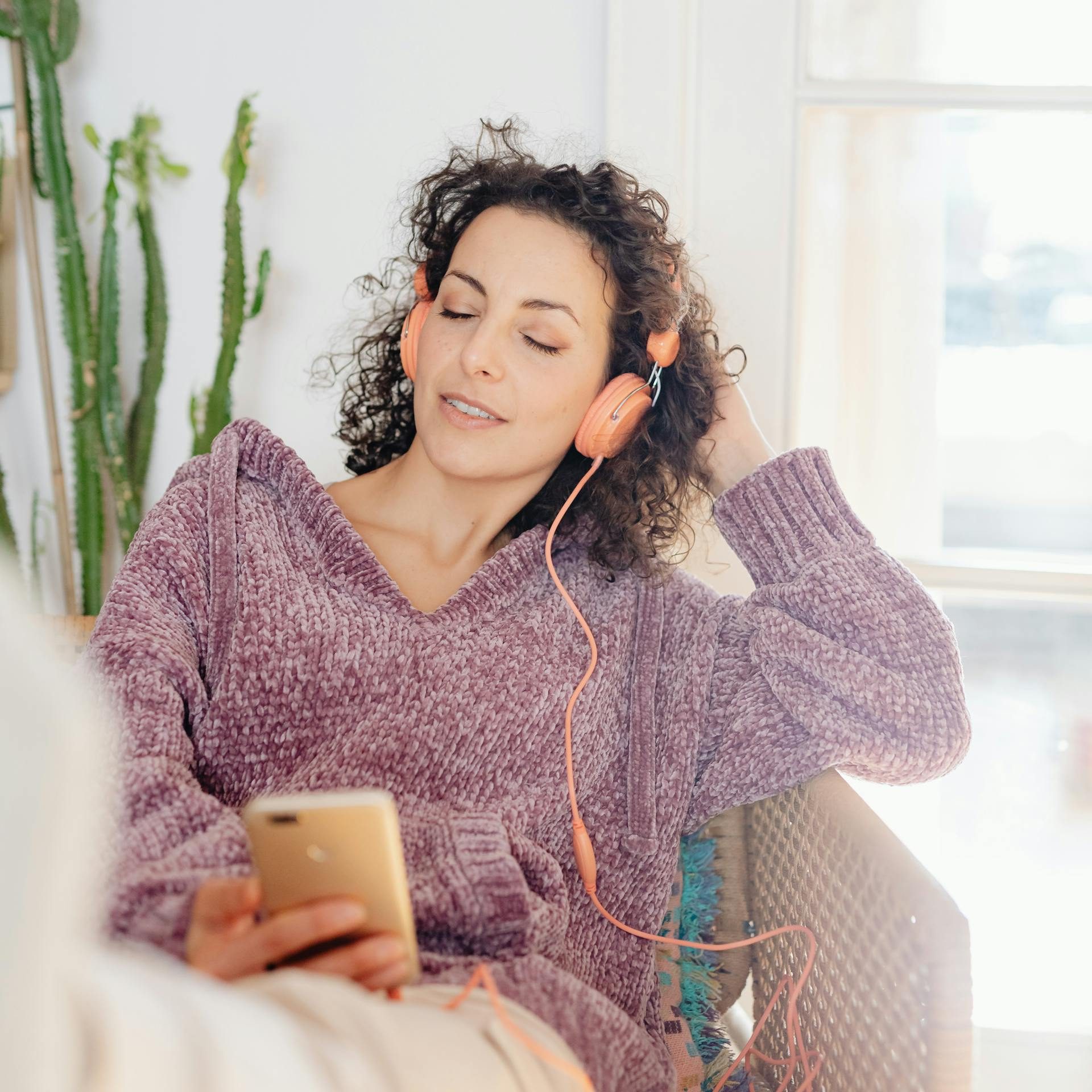 woman-headphones